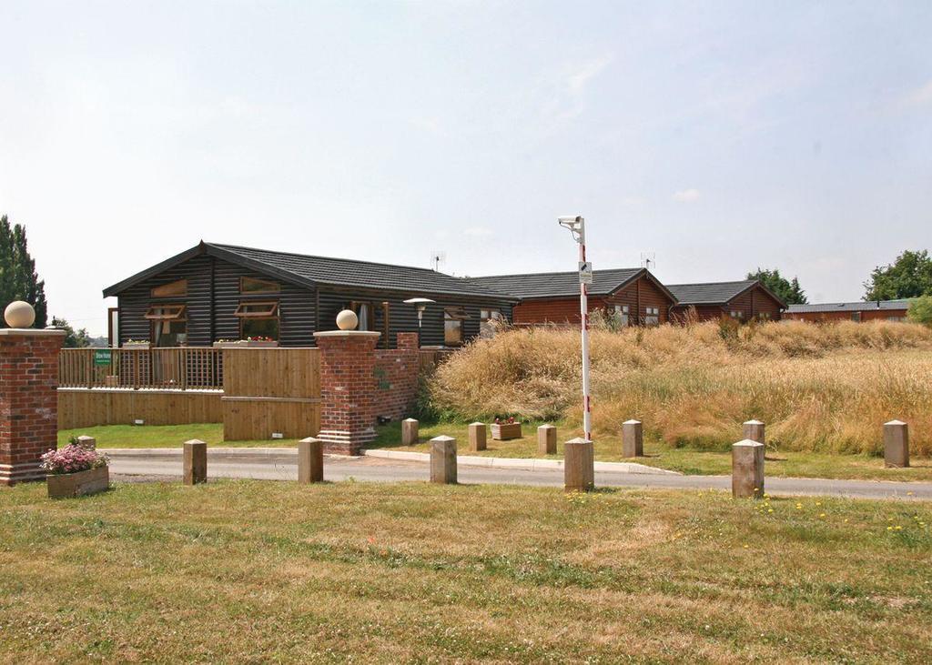 Weston Wood Lodges 멜버른 외부 사진